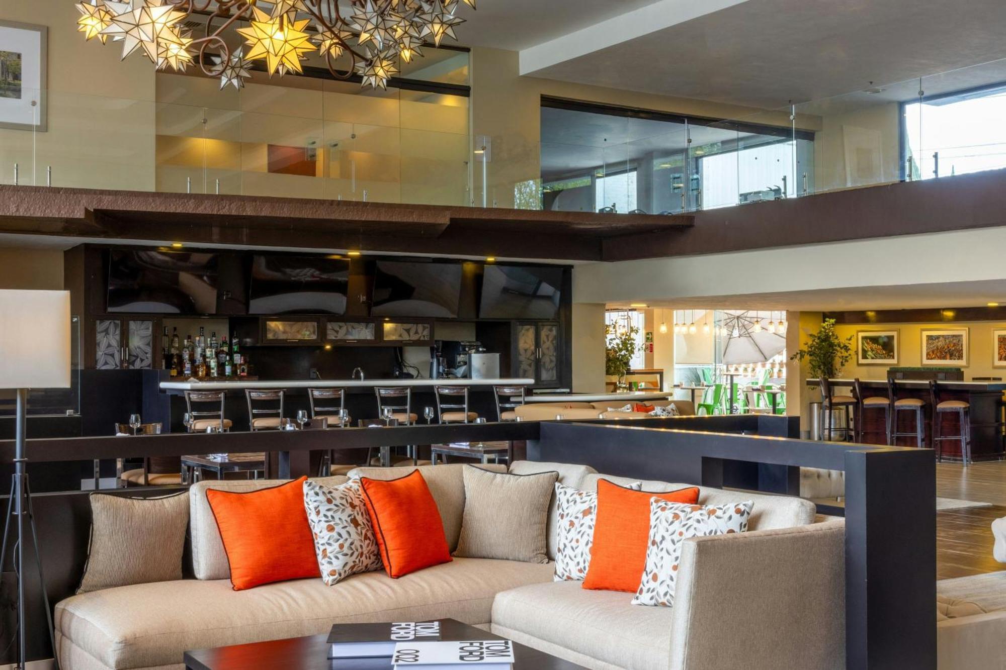 Courtyard Toluca Airport Hotel Exterior photo